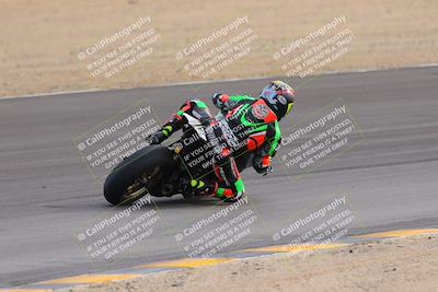 media/Dec-17-2022-SoCal Trackdays (Sat) [[224abd9271]]/Turn 10 Backside (120pm)/